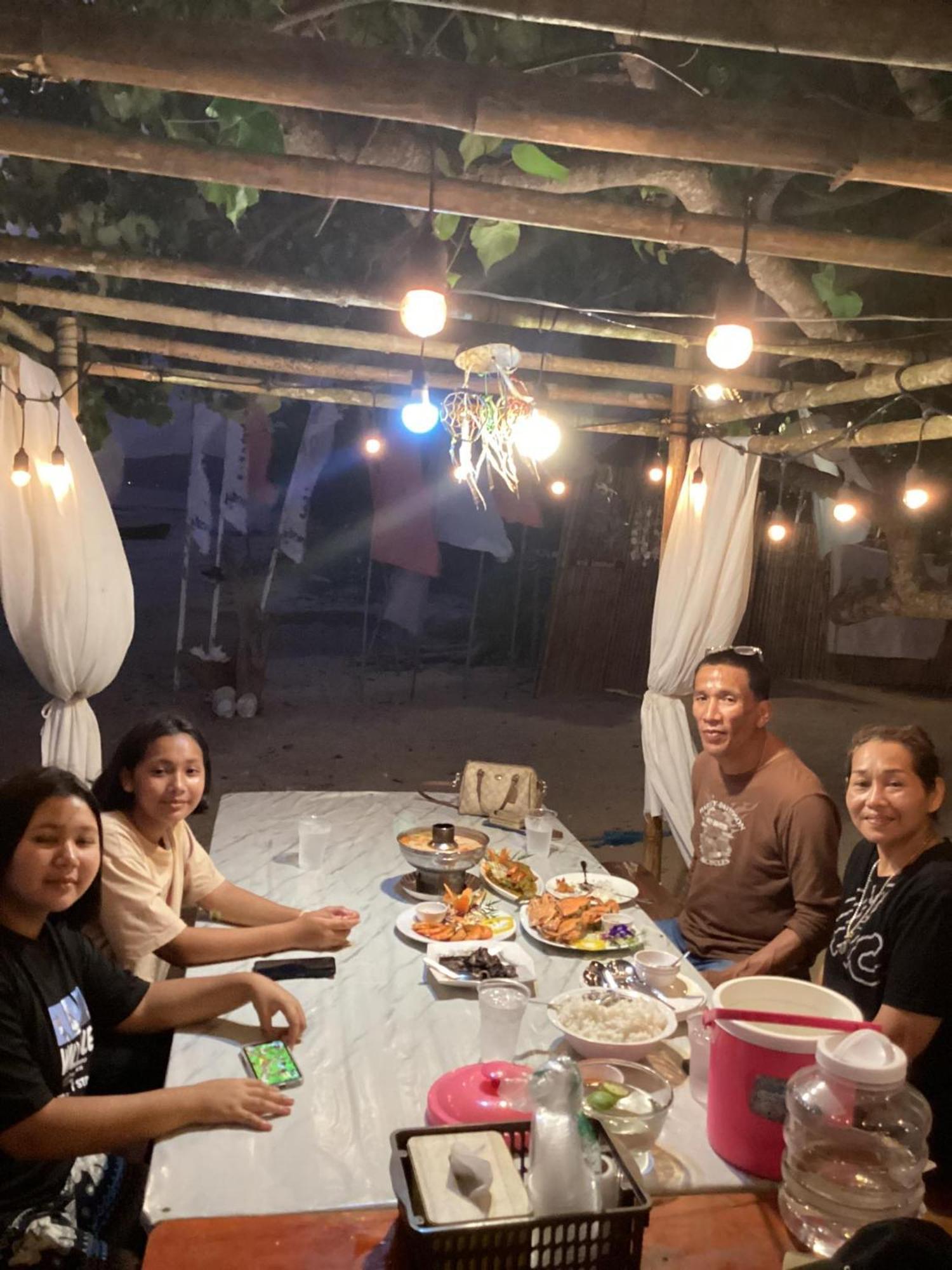 Malee Homestay Ko Por Exterior foto